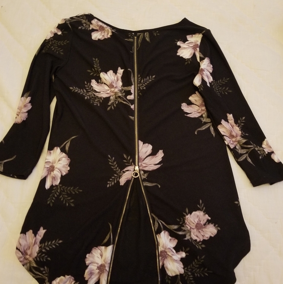 Dynamite Med Blk+Floral Blouse Zipper - Picture 2 of 4